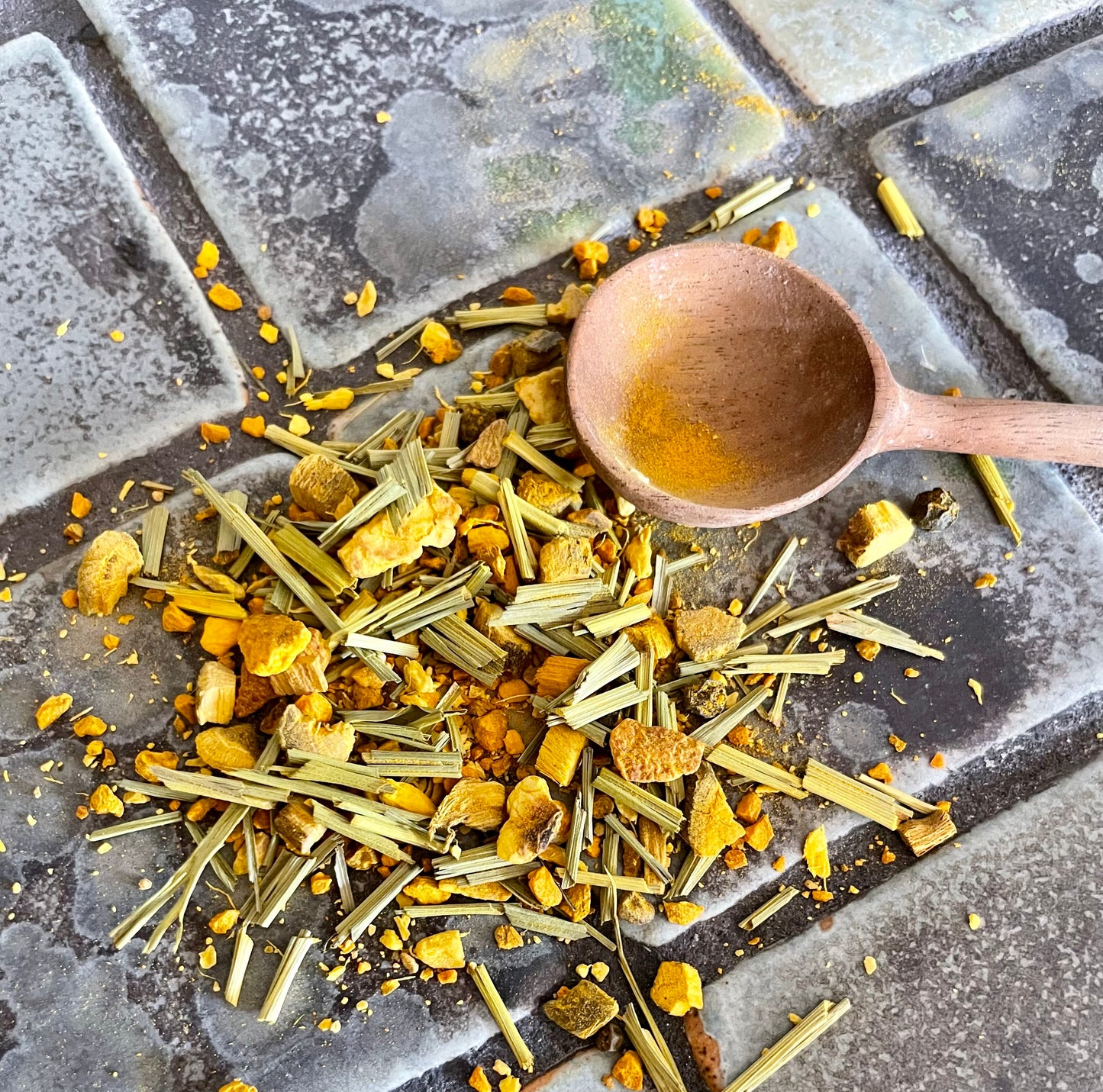 Tumeric ginger te i dåse
