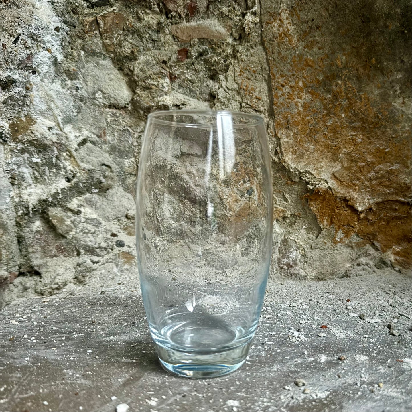 Stort smukt vandglas