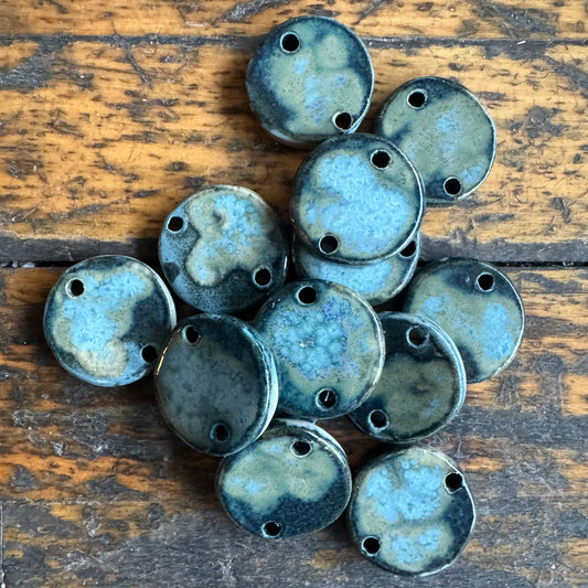 Mini planet, blågrå med liv.