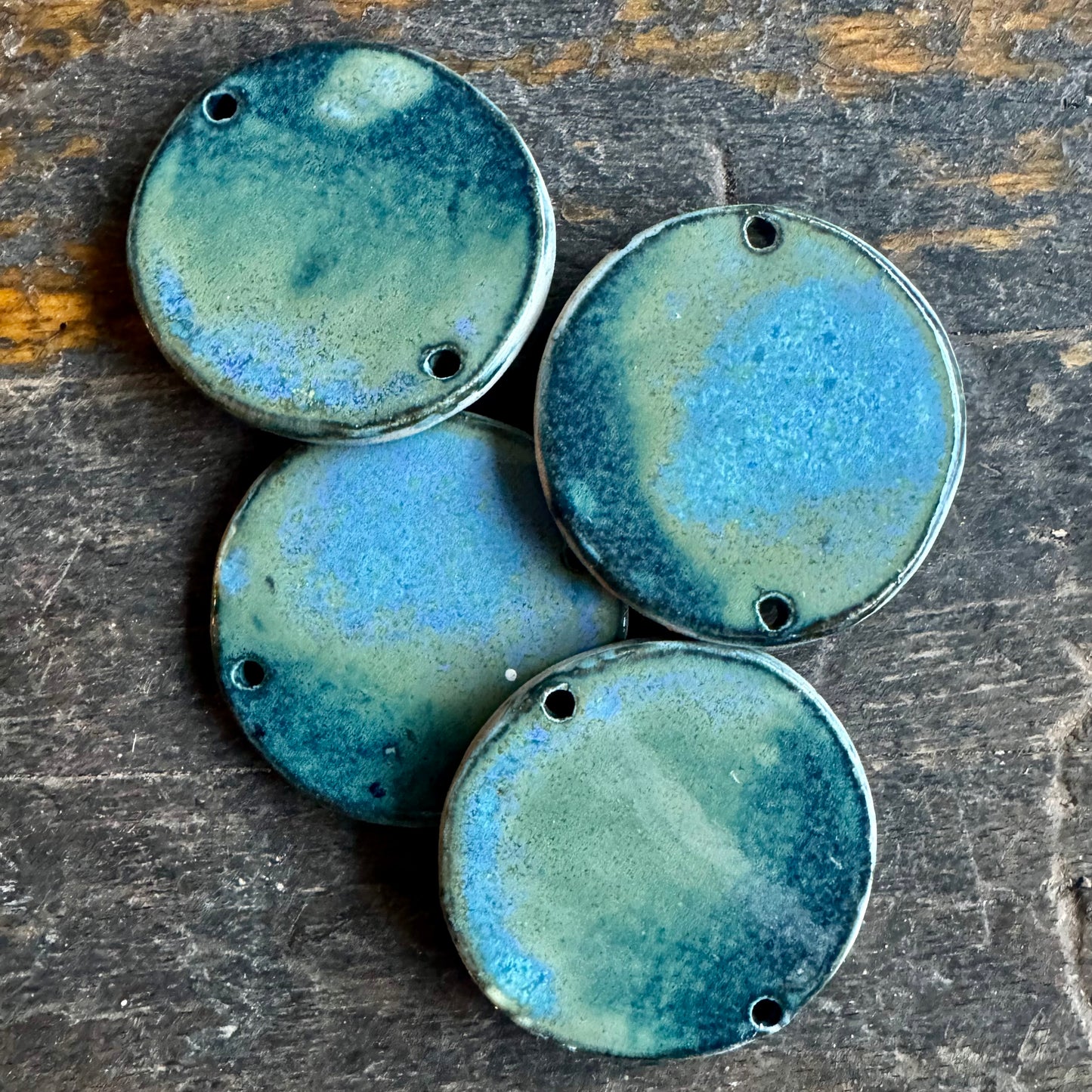 Lille planet, blågrå med liv