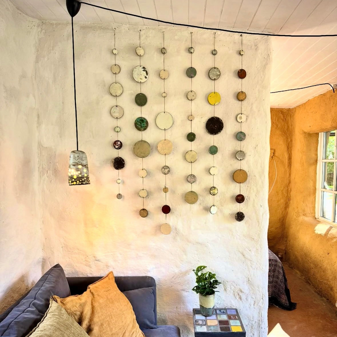 Mini planet, blågrå med liv.