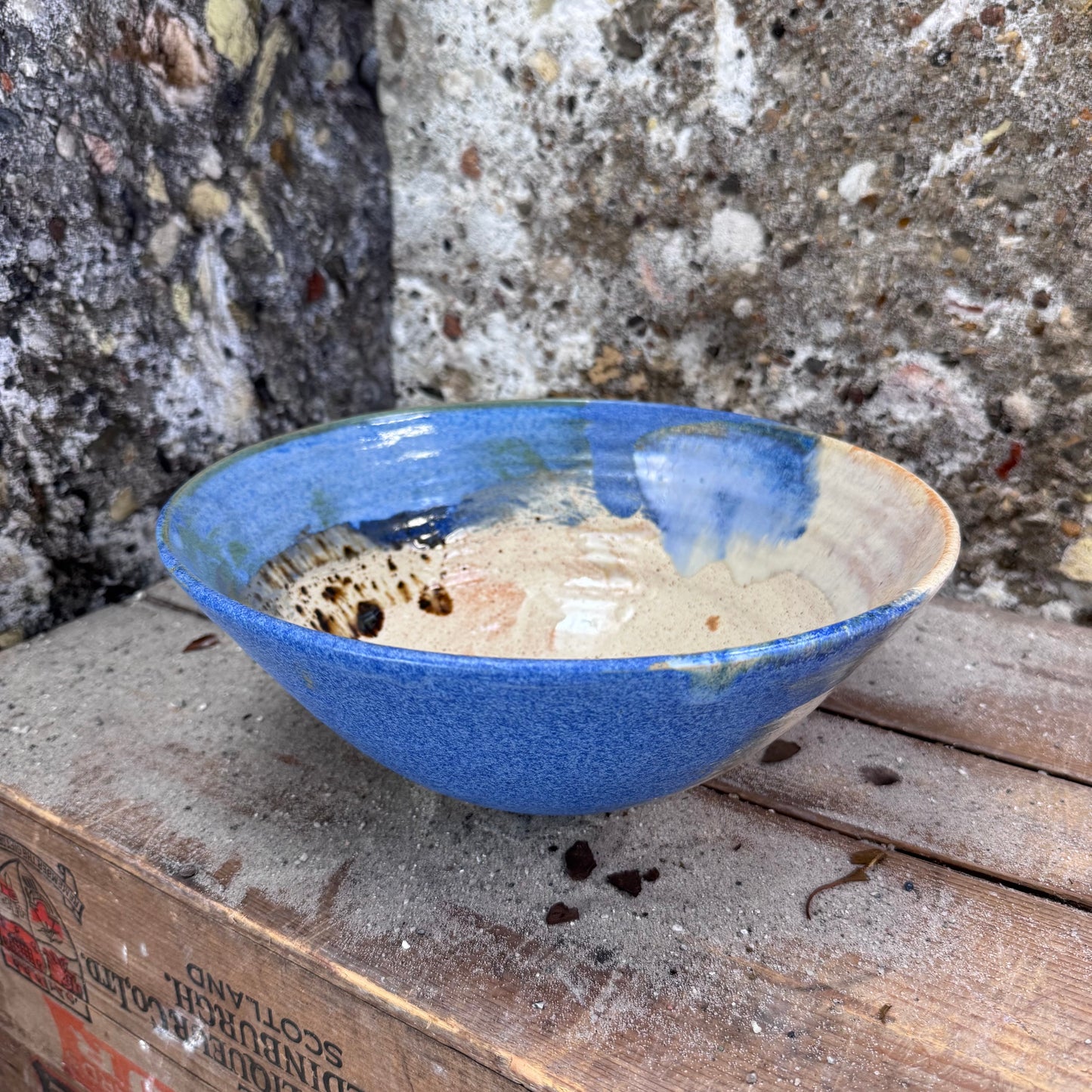 Salatskål 10 cm høj, 25 i diameter.