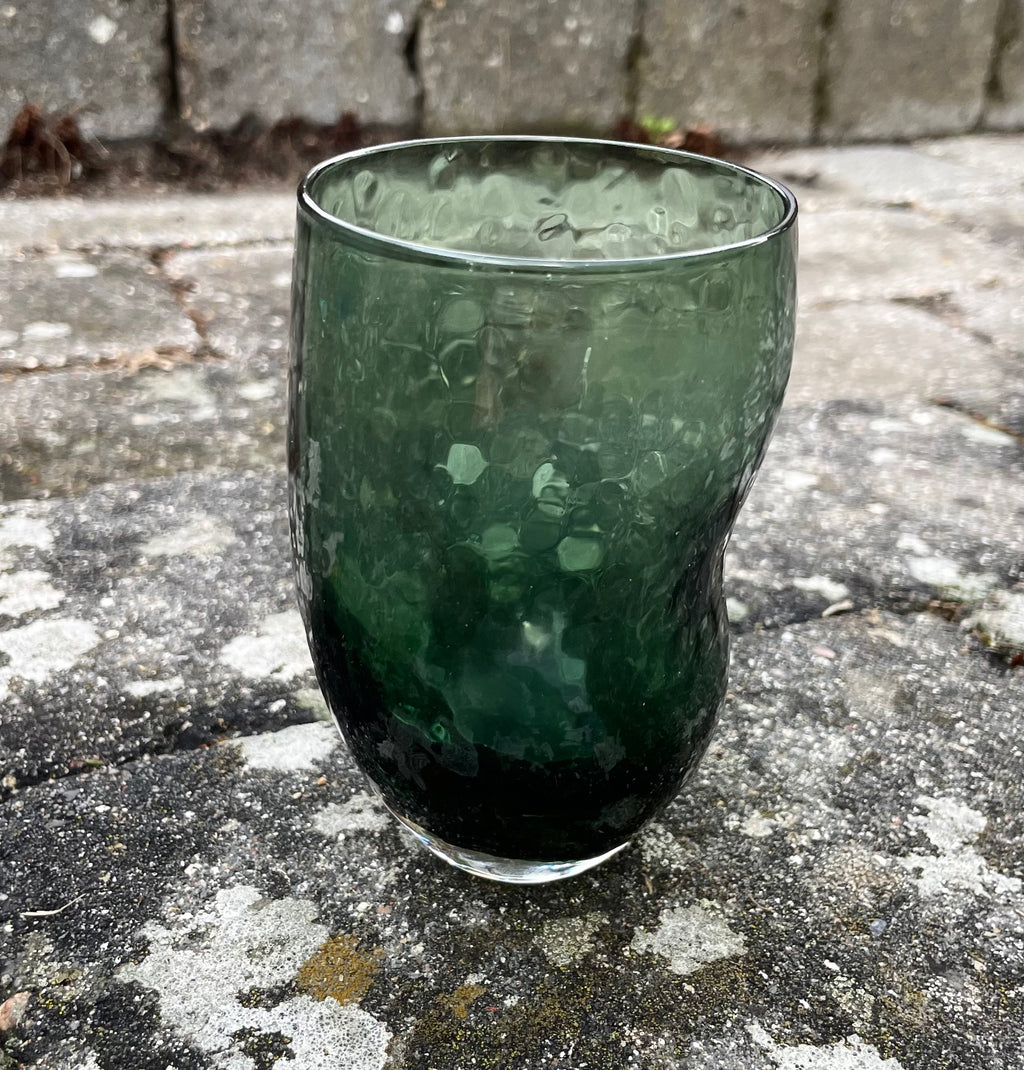Skæve vandglas mørk grøn